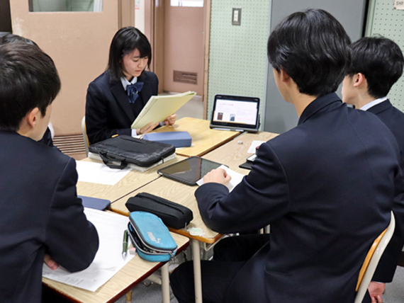 �����T��3